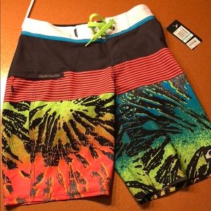 Boys swim board shorts - QuikSilver size 25